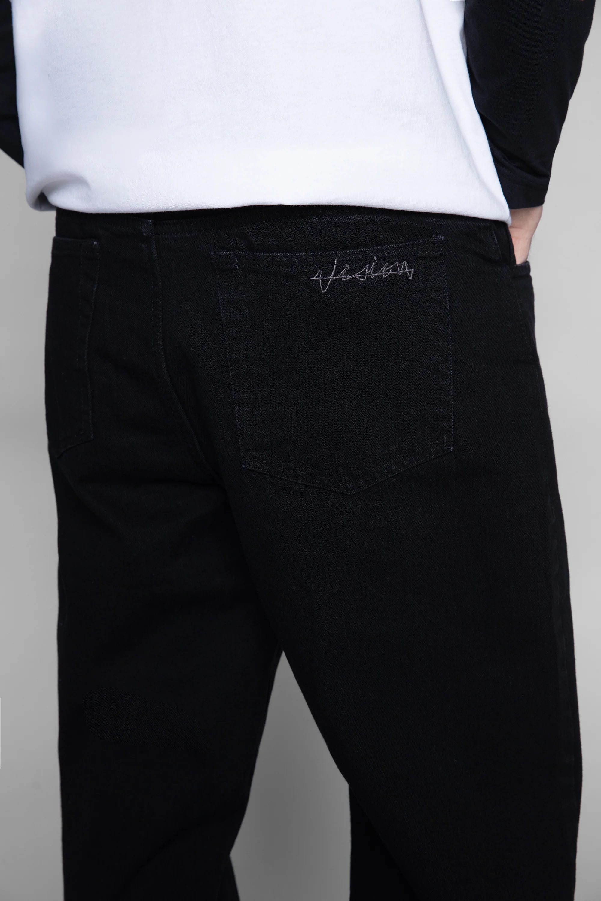 BOYCHIK RELAXED WIDE RAW DENIM PANT - BLACK RINSE WASH - Image 4