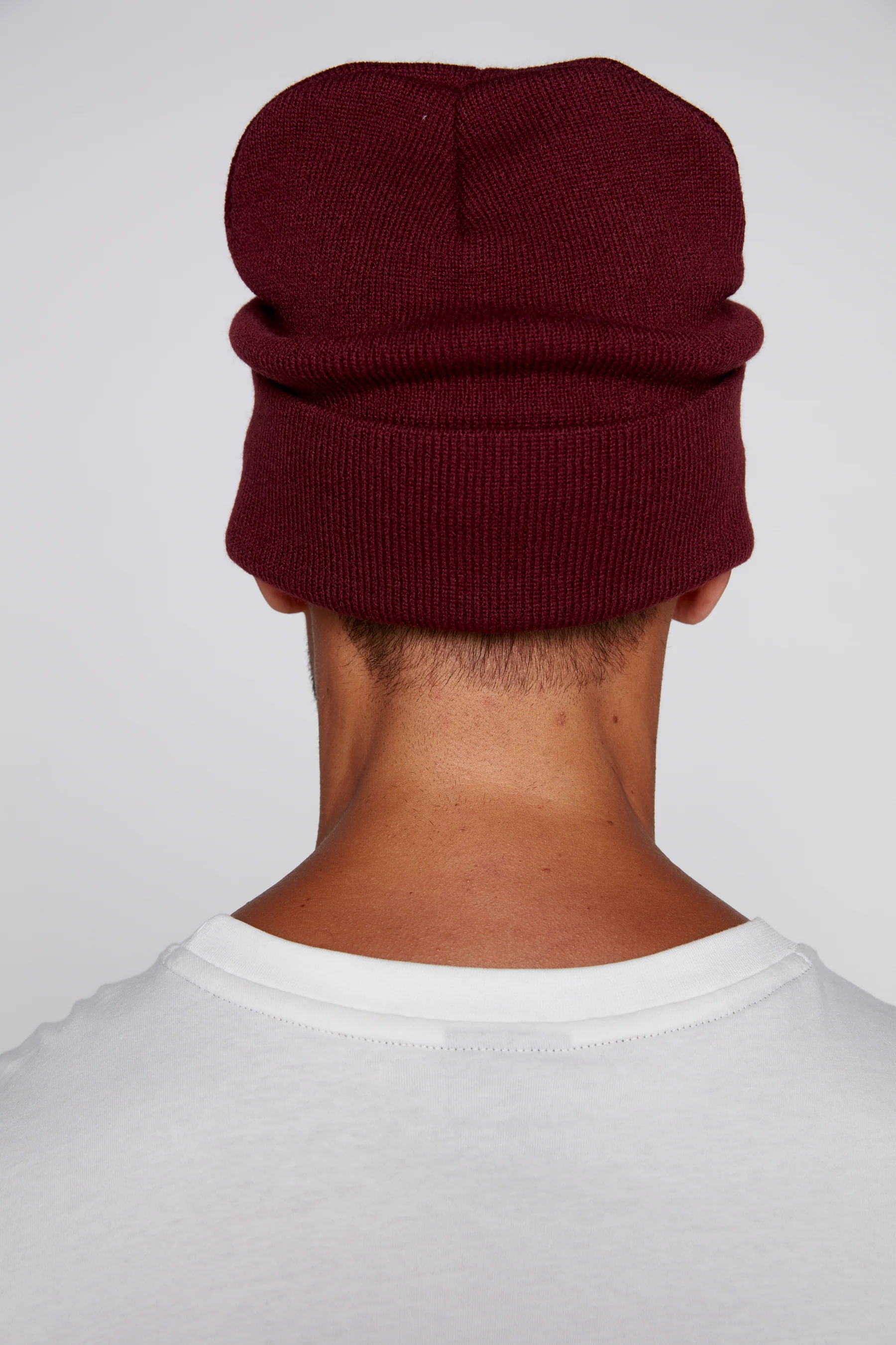 Cuffed Knitted Beanie With Large Logo Patch - OXBLOOD - Image 5