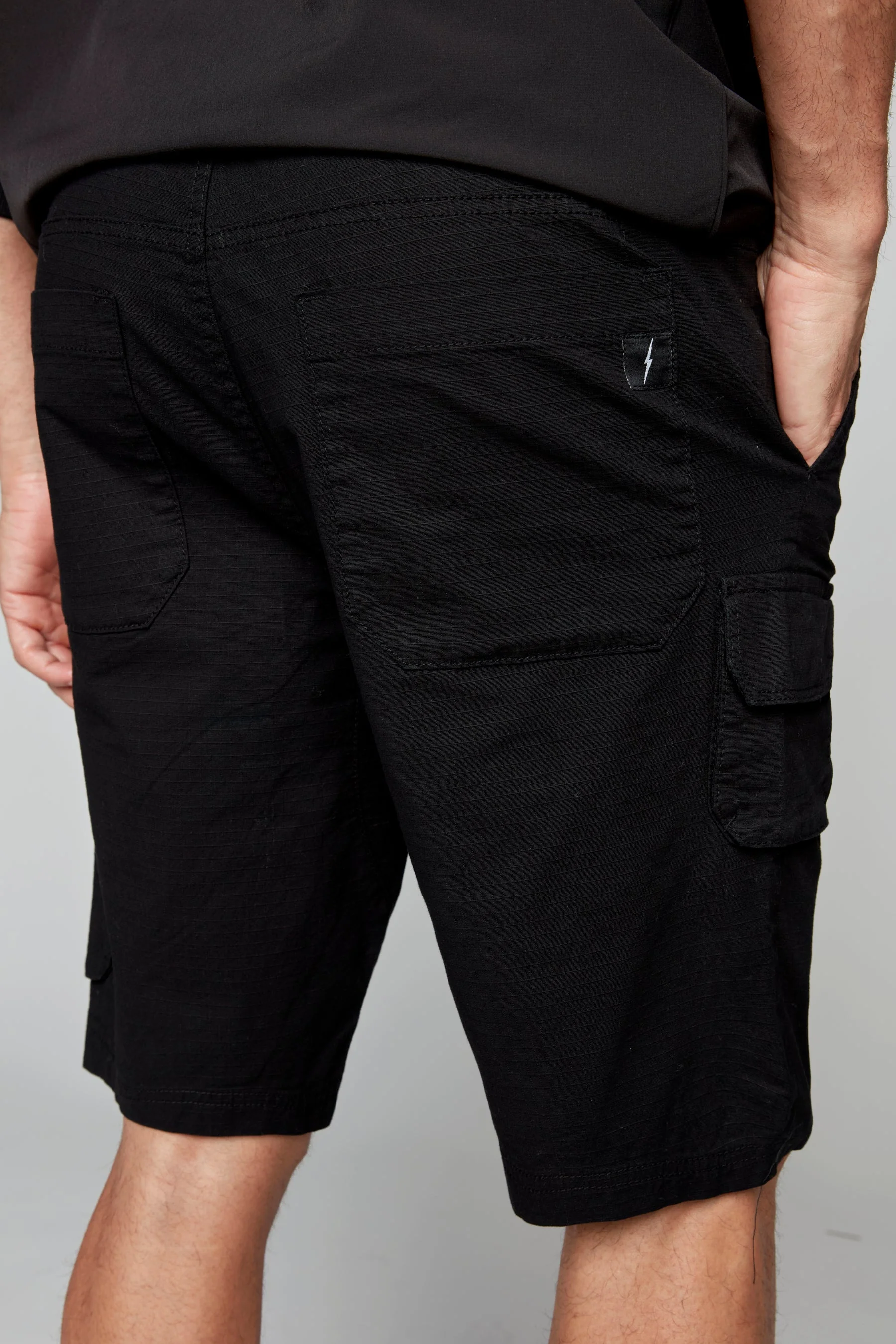 JUDE - Mens Multi Cargo Ripstop Shorts - Black - Image 5