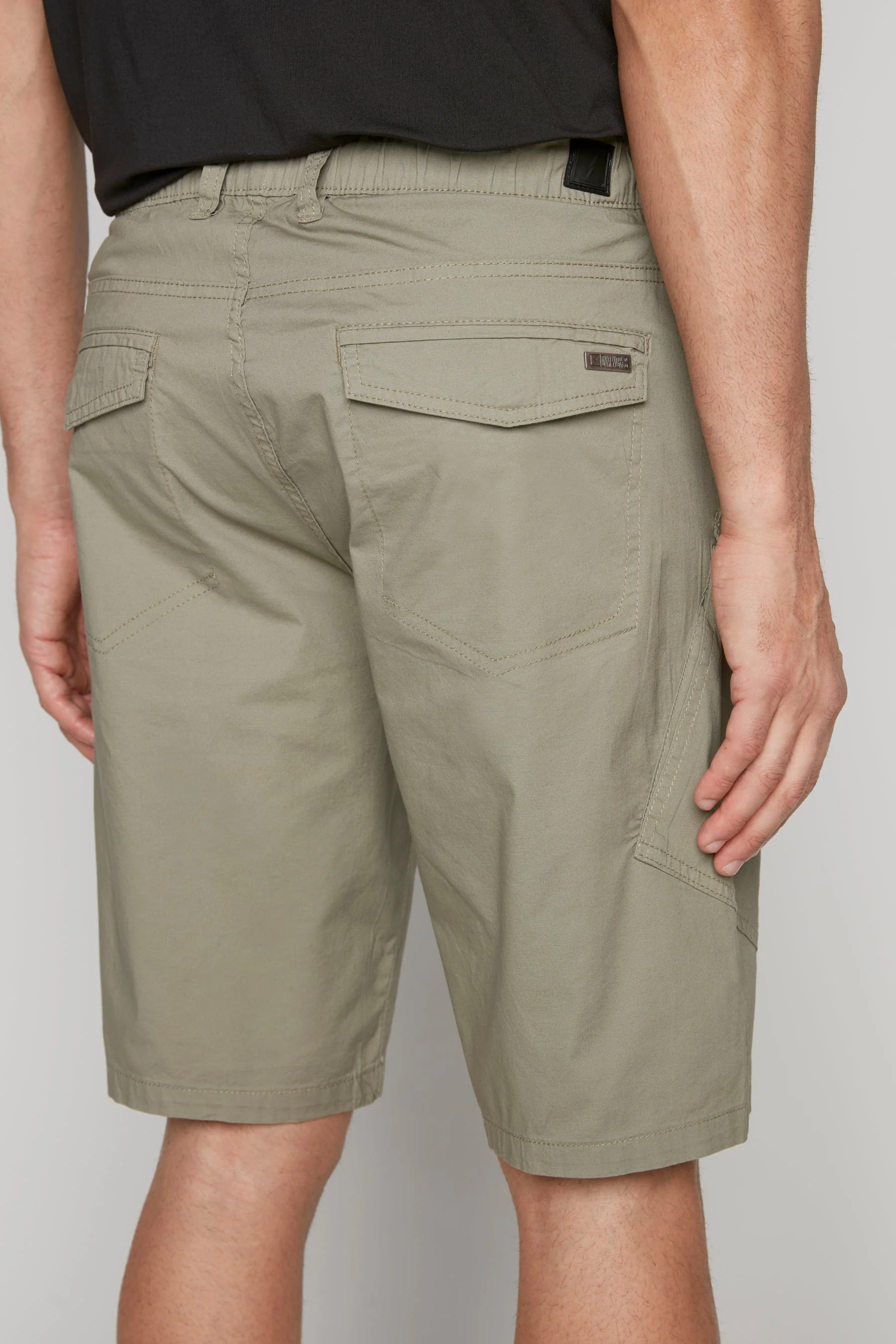 KRAVITZ - Mens 5-Pockets Pull-On Cargo Poplin Shorts - Light Olive - Image 5