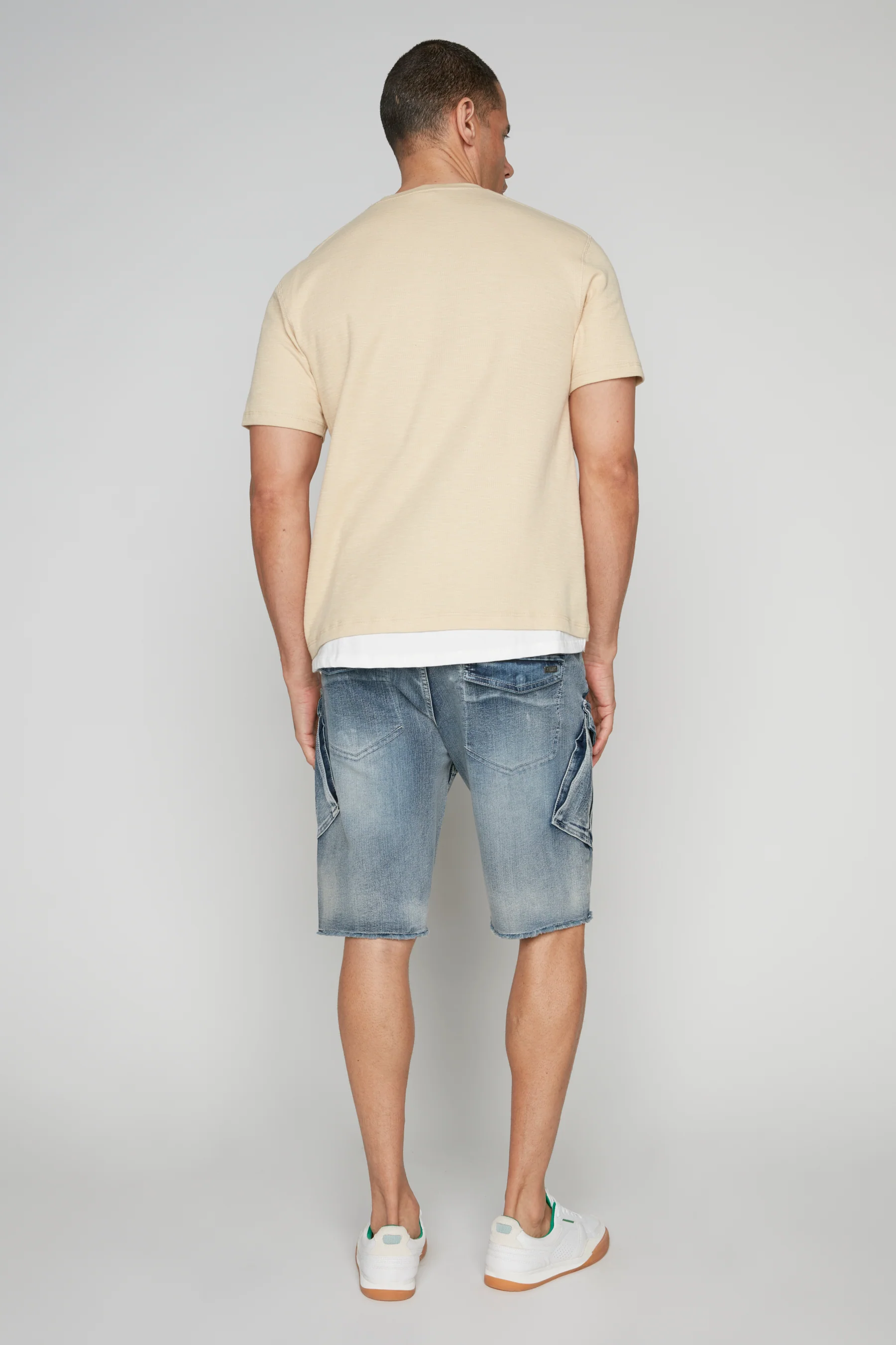 KRAVITZ - Mens Shorts With bellowed Cargo pockets - Vintage Light Blue Wash - Image 2
