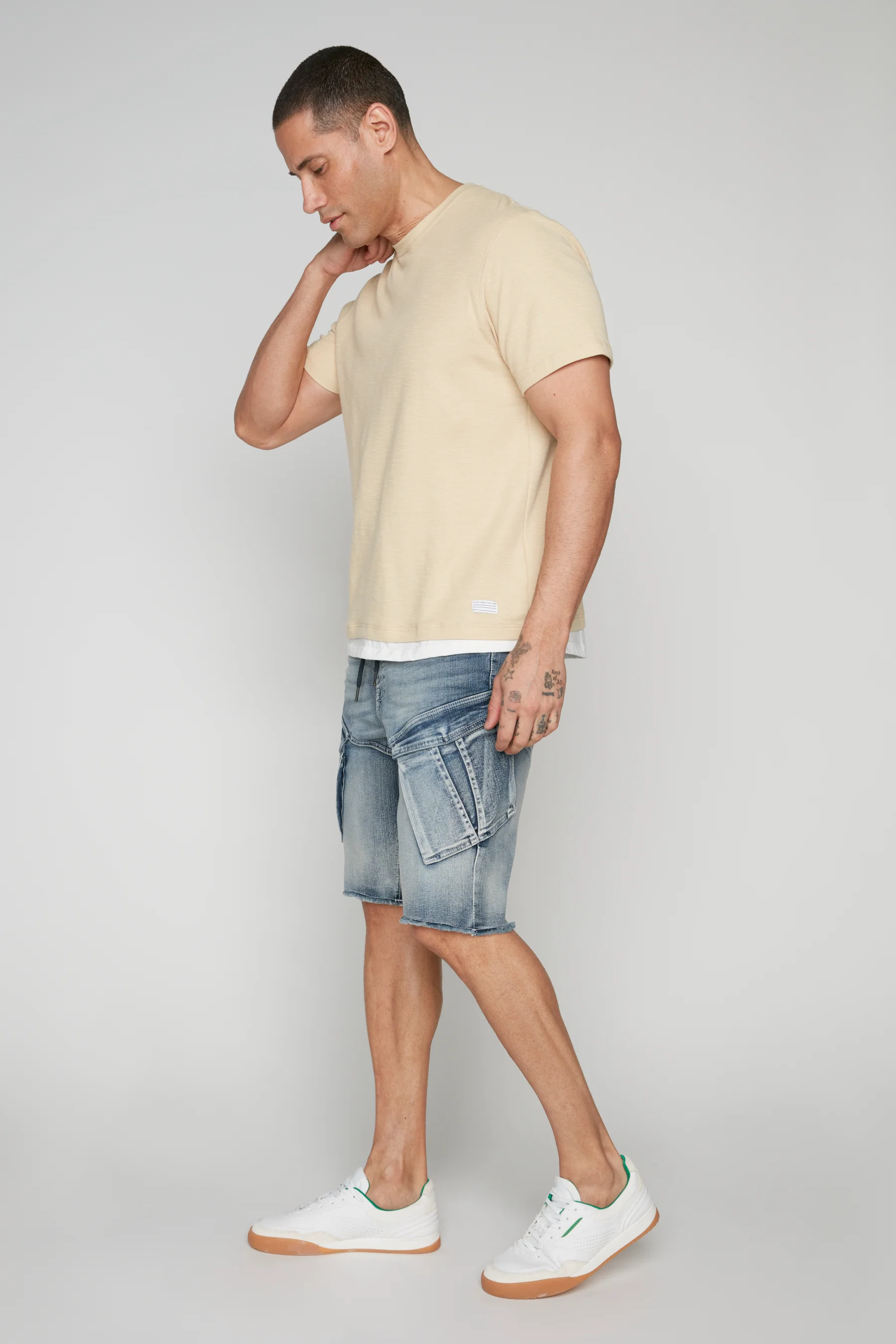 KRAVITZ - Mens Shorts With bellowed Cargo pockets - Vintage Light Blue Wash - Image 3