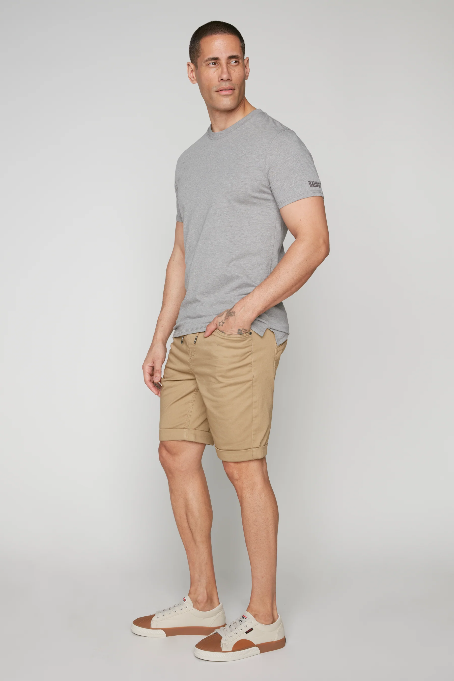 LENNON - Mens Rolled Up Shorts - Beige - Image 3