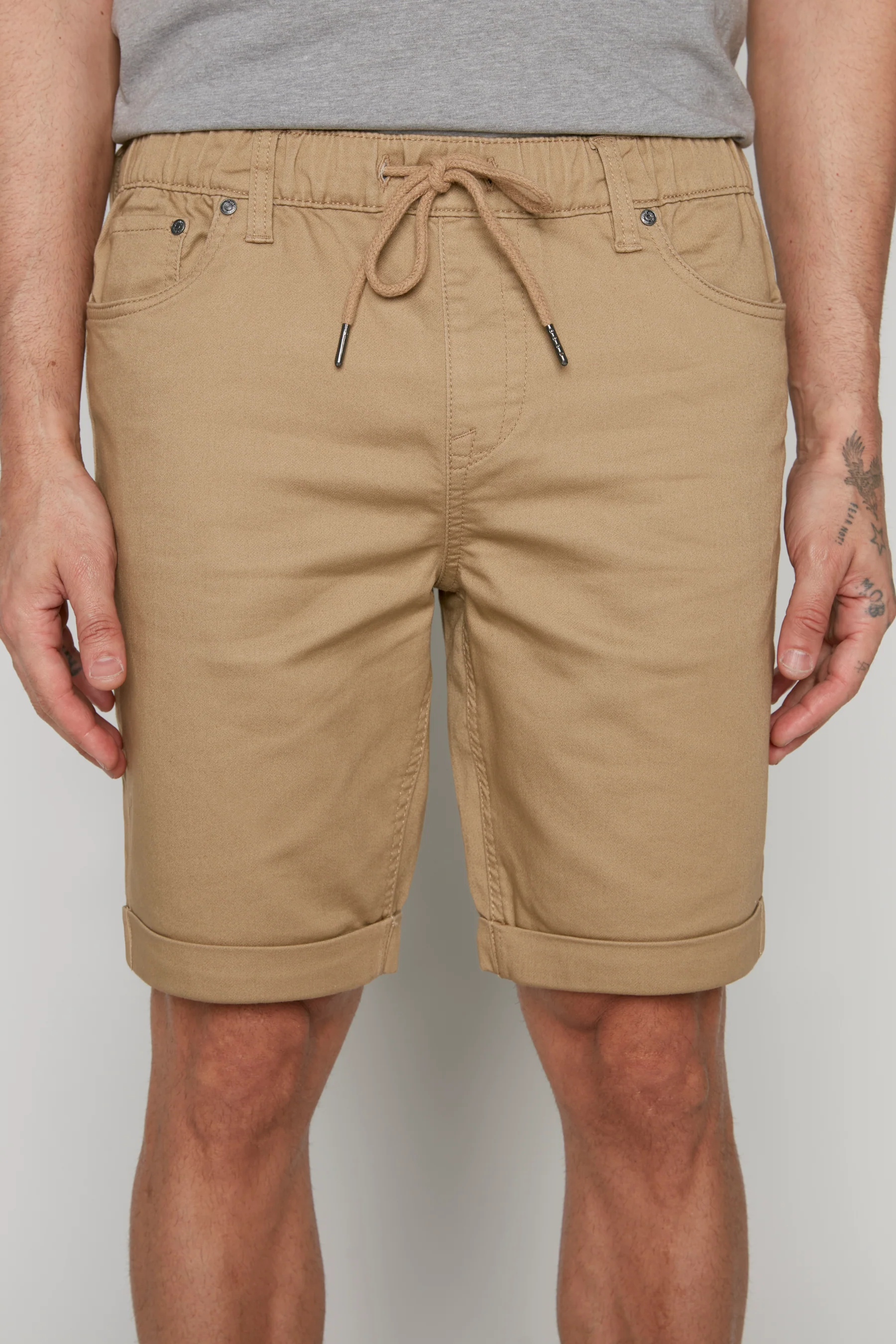 LENNON - Mens Rolled Up Shorts - Beige - Image 4