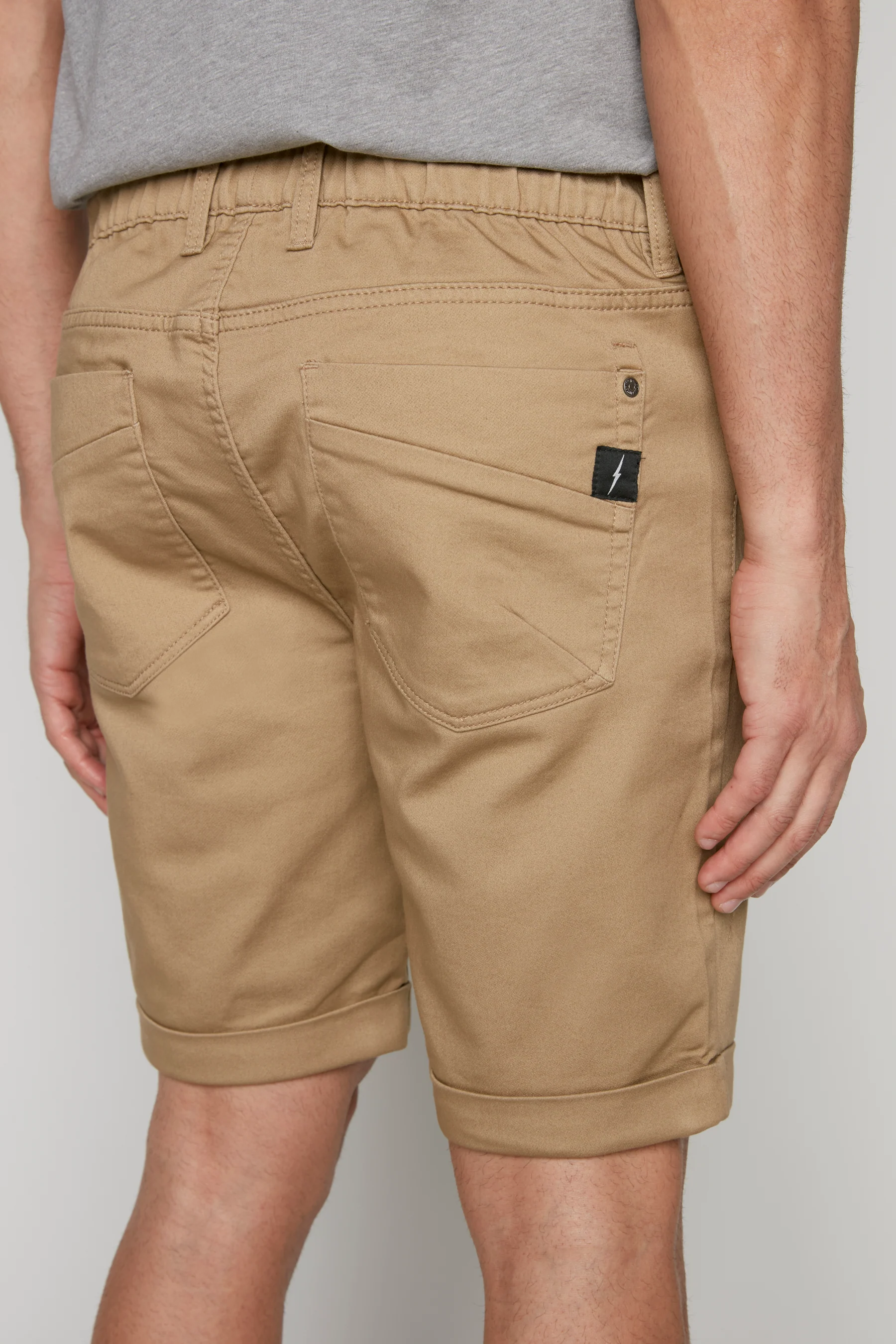 LENNON - Mens Rolled Up Shorts - Beige - Image 5