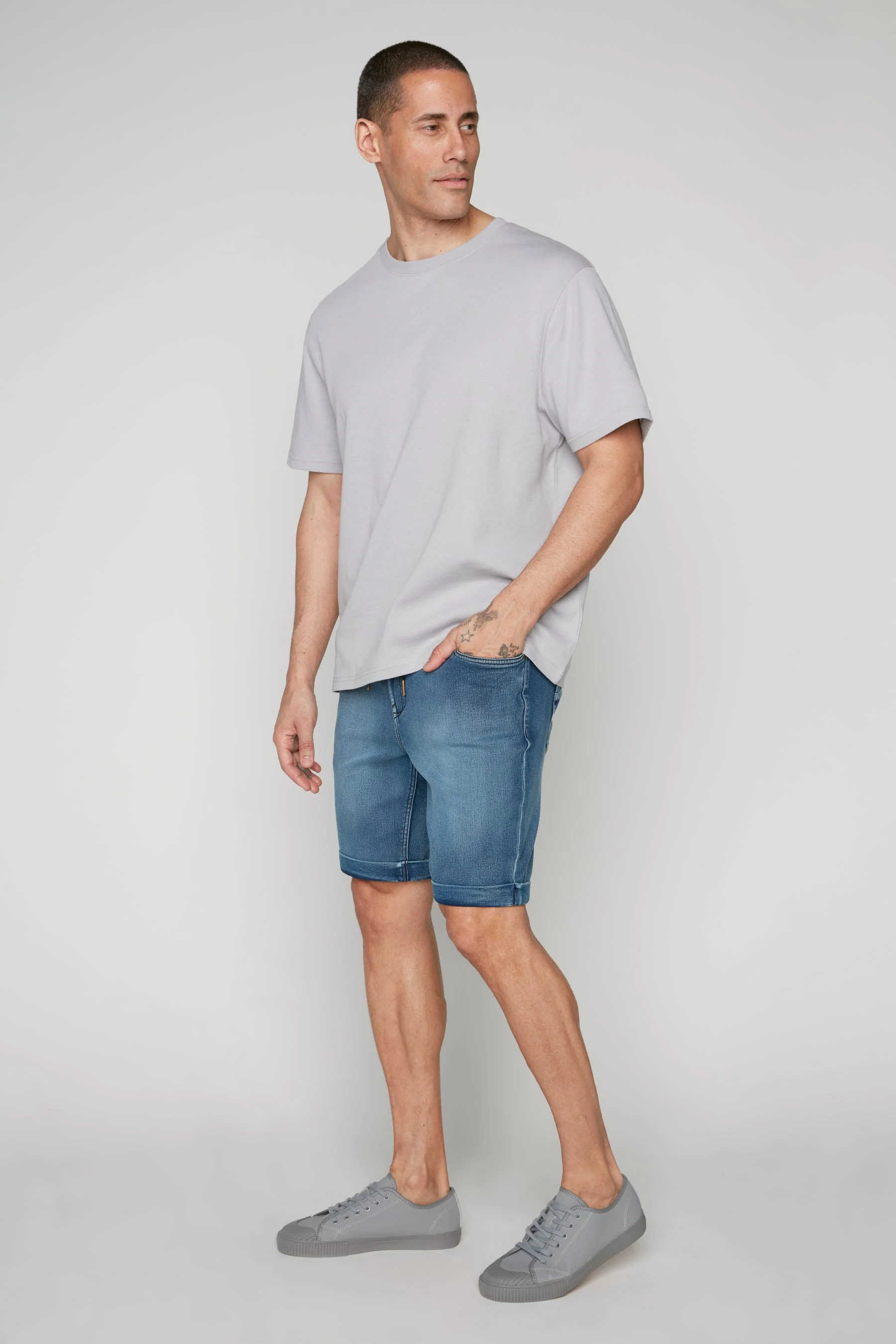 LENNON - Mens Rolled-Up Denim Shorts - Medium Blue Acid Wash - Image 3
