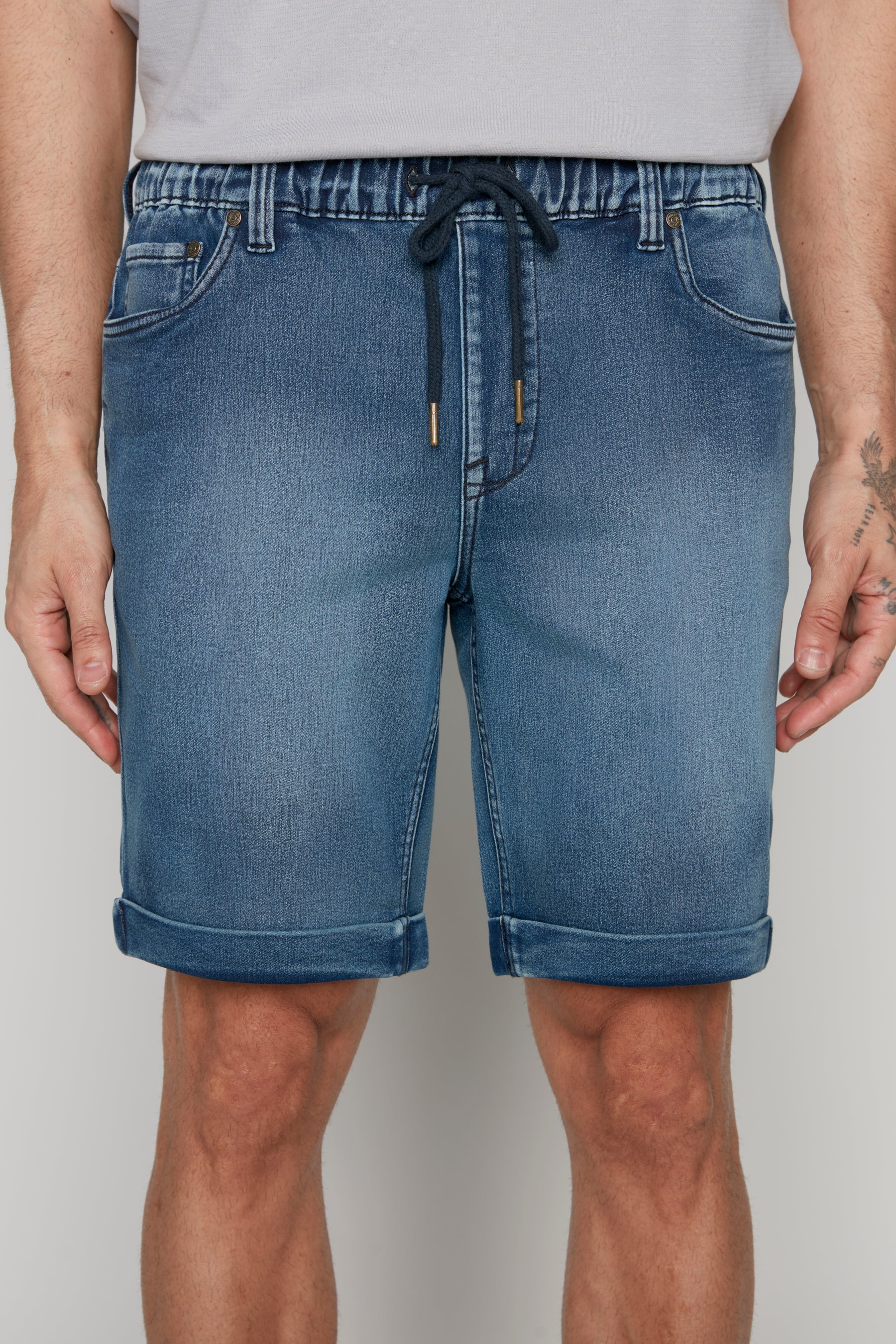 LENNON - Mens Rolled-Up Denim Shorts - Medium Blue Acid Wash - Image 4