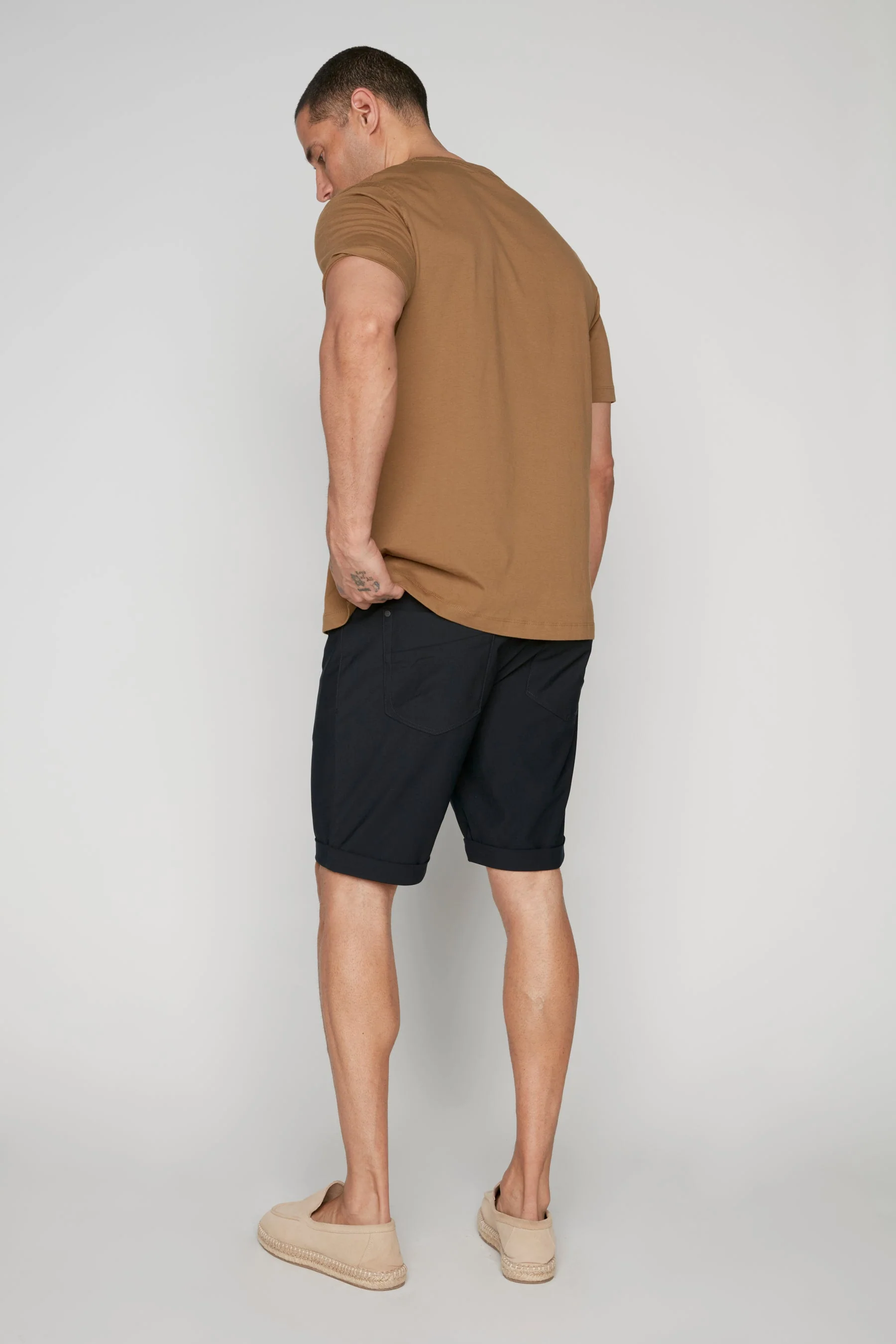 LENNON - Mens Rolled Up Shorts with Cool Stretch - Dark Navy - Image 2