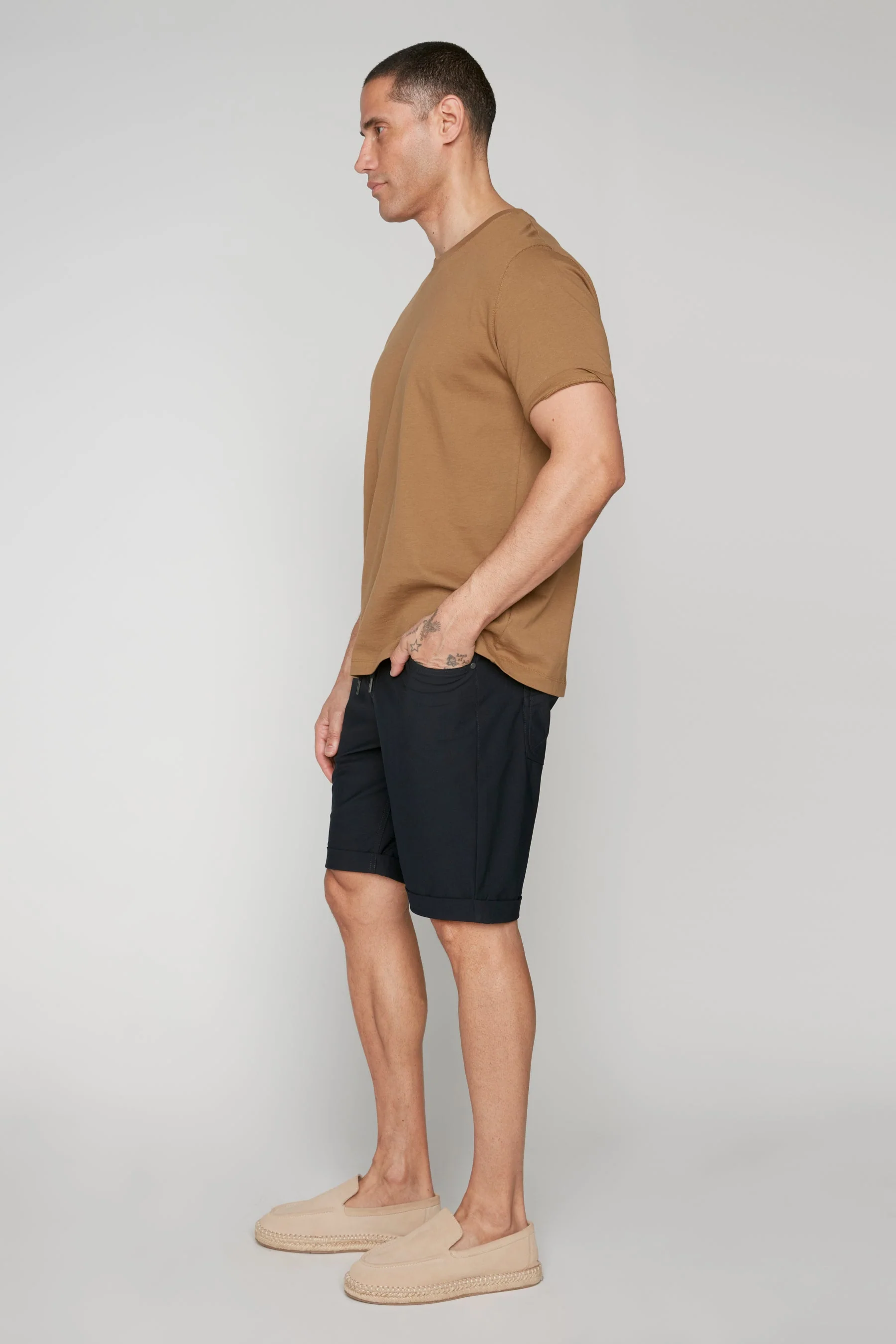 LENNON - Mens Rolled Up Shorts with Cool Stretch - Dark Navy - Image 3
