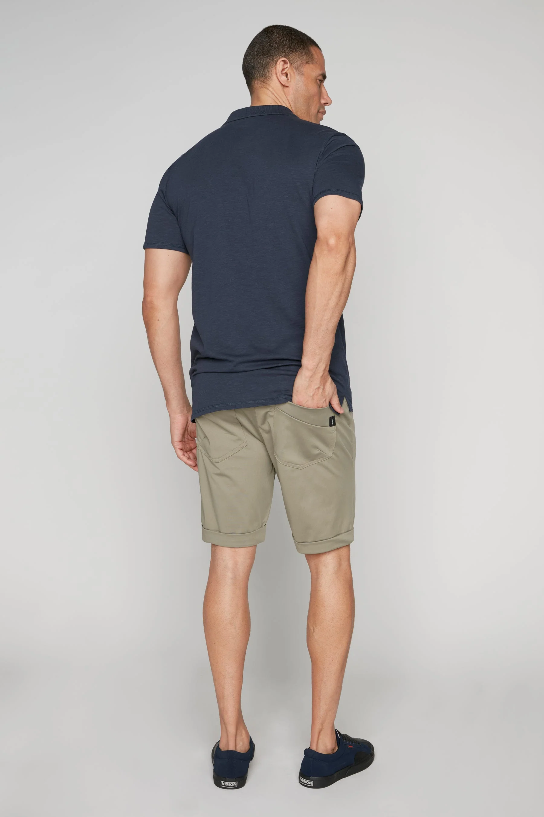 LENNON - Mens Rolled Up Shorts with Cool Stretch - Light Olive - Image 2