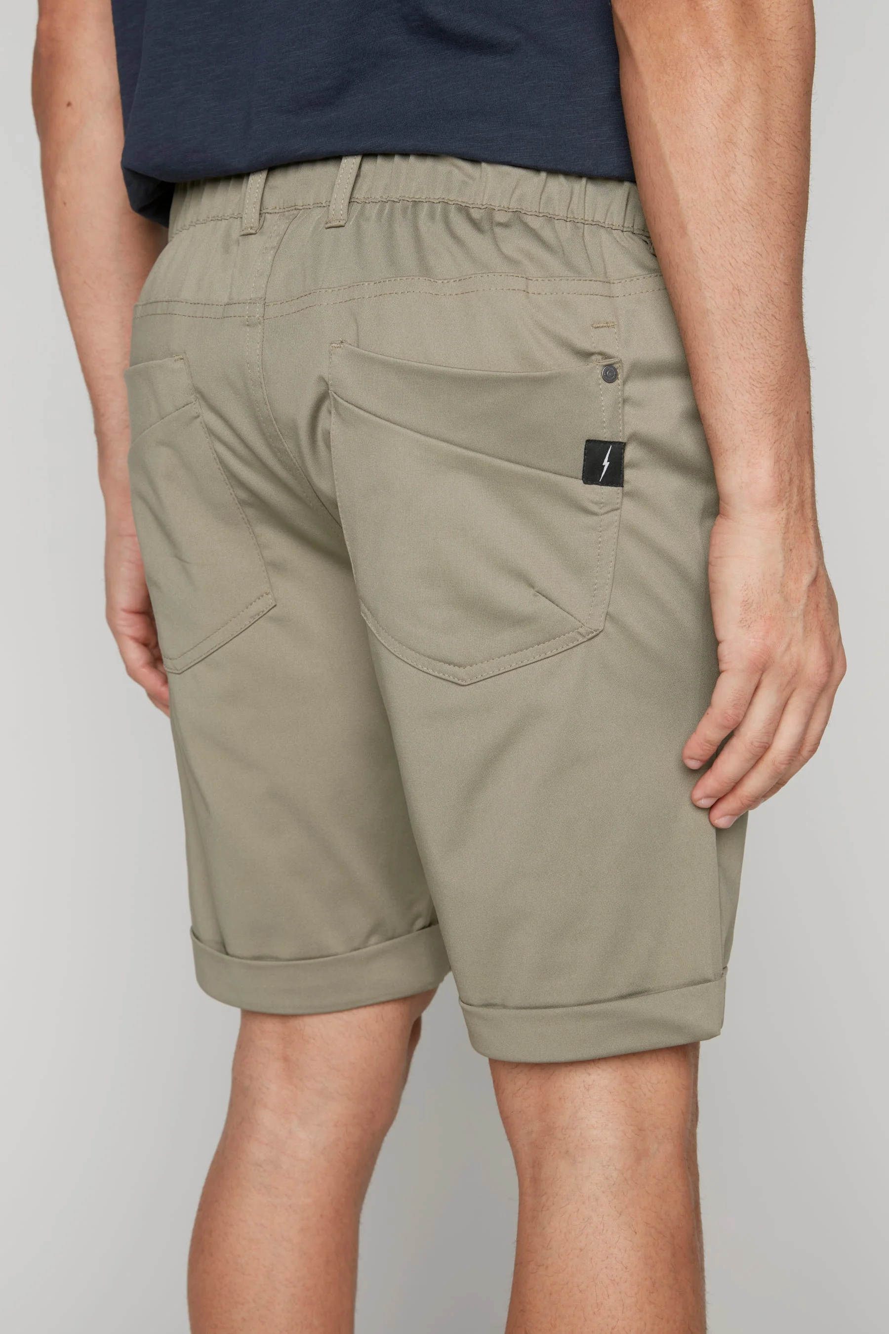 LENNON - Mens Rolled Up Shorts with Cool Stretch - Light Olive - Image 5
