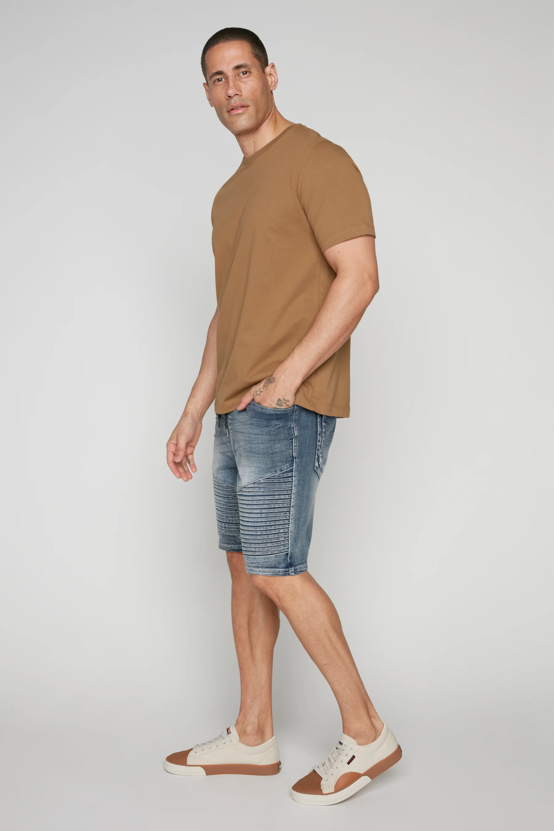 PHOENIX - Mens Flex Denim Moto Short - Vintage Light Blue Wash - Image 2