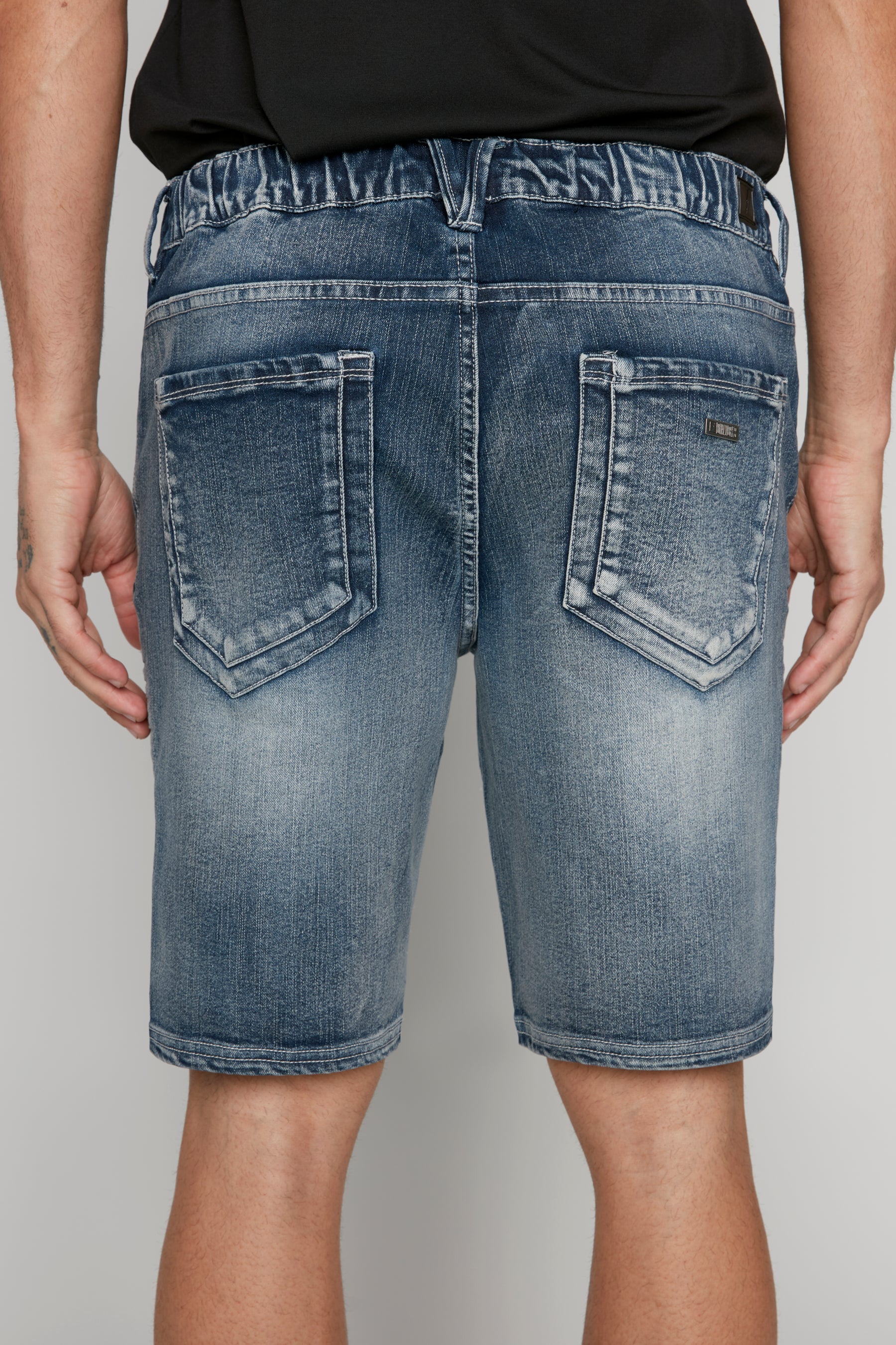 PHOENIX - Mens Flex Denim Moto Short - Vintage Light Blue Wash - Image 5