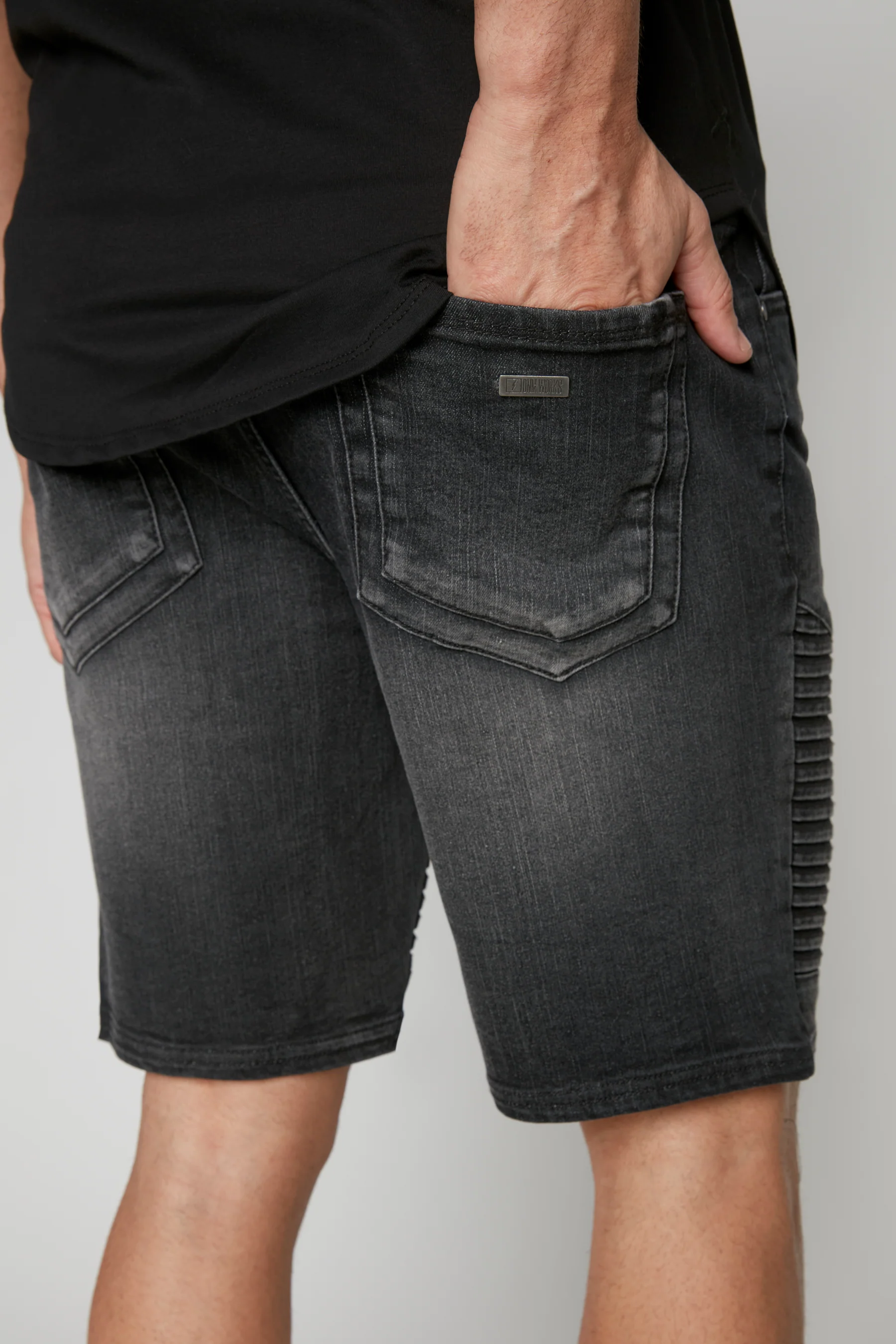 PHOENIX - Mens Flex Denim Moto Short - Dark Grey Wash - Image 4
